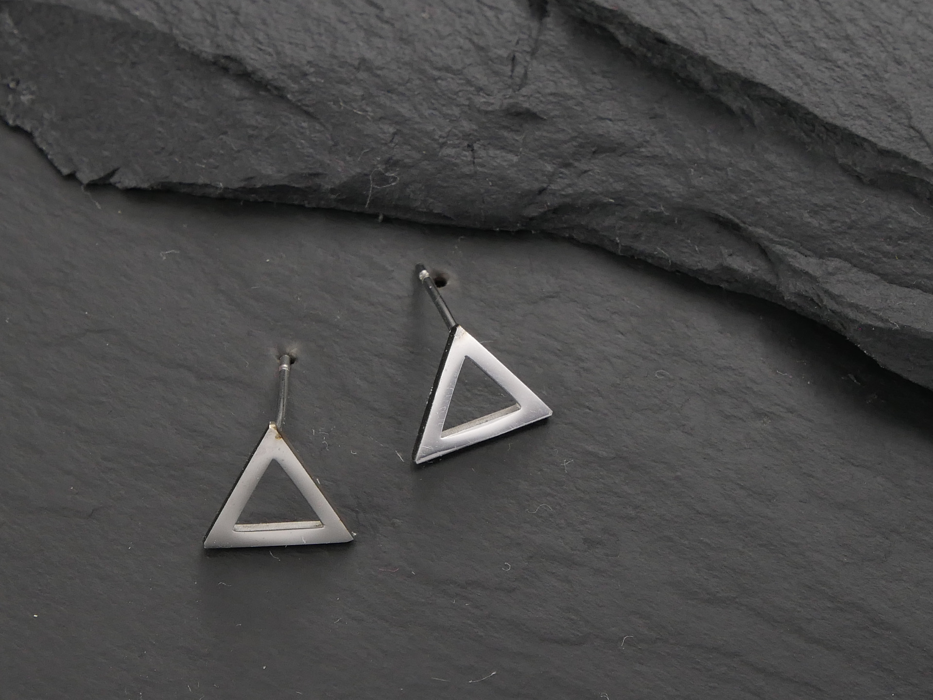 nerezové náušnice puzetové z chirurgické oceli(316L) ZOTA